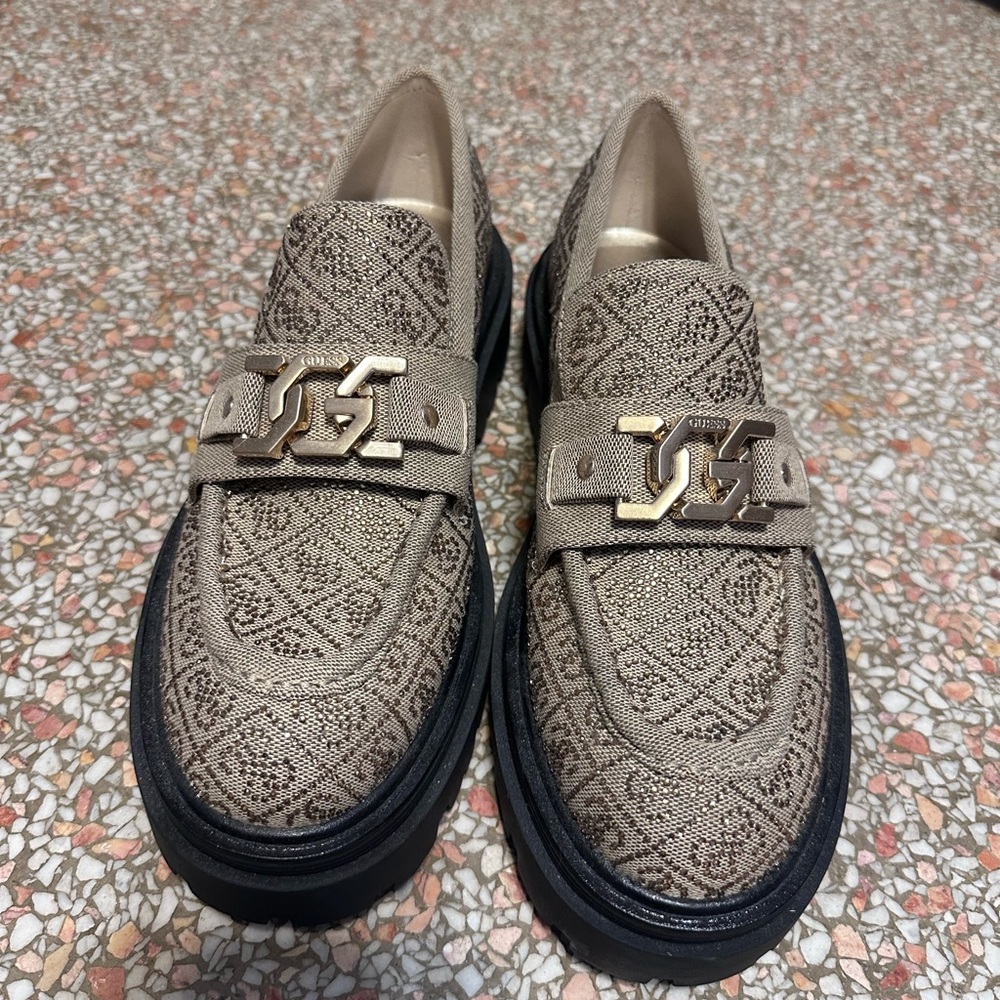 Guess Loafers - Gold/Tan sz 11M - never worn